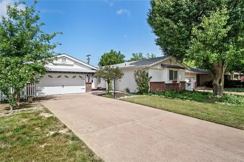 12405 Danube Dr, Florissant, MO 63033