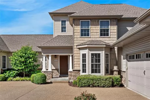1262 Harmony Lake Dr, Saint Peters, MO 63376