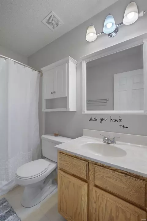 Bath - 2 Sparrow Ct, O'fallon, MO 63368 photo 3 of 4