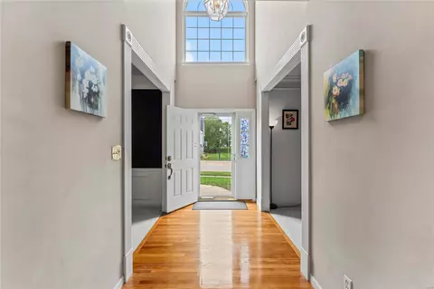 722 Castle Pines Dr, Ballwin, MO 63021 photo 2