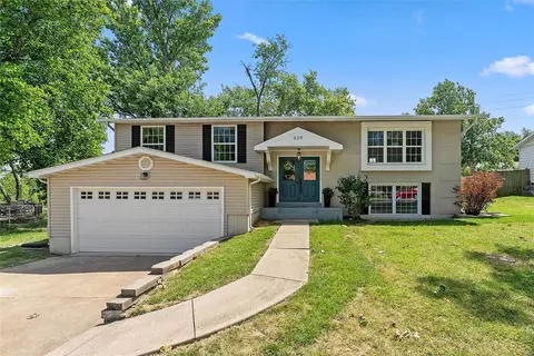 Exterior - 439 Sorrento Dr, Ballwin, MO 63021 photo 2 of 9