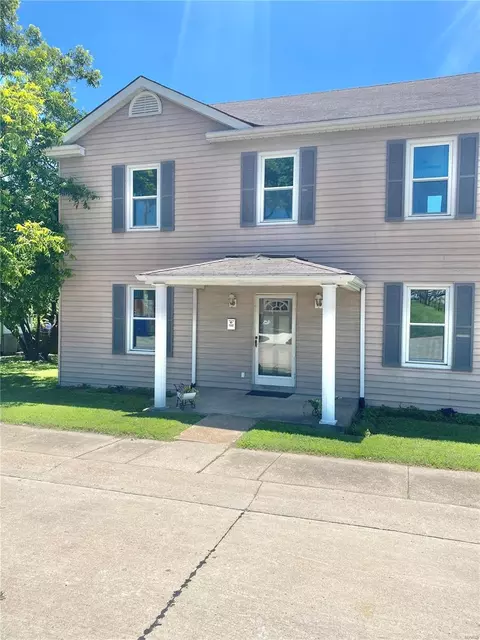 102 3rd St, Wentzville, MO 63385
