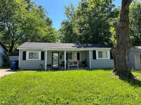 10344 Earl Dr, Saint Louis, MO 63136