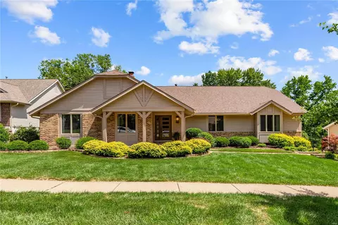 14748 Chesterfield Trails Dr, Chesterfield, MO 63017