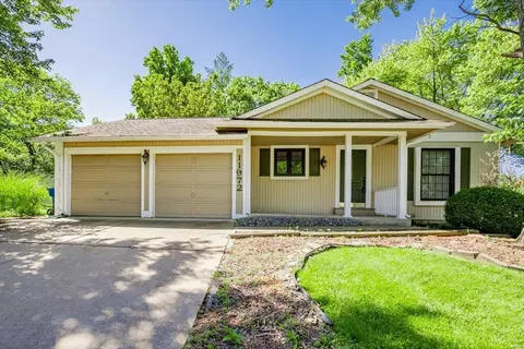 11972 Meadow Grove Ct, Maryland Heights, MO 63043