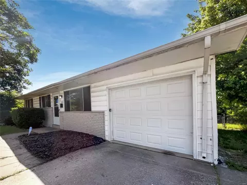 800 Shackelford Rd, Florissant, MO 63031