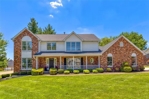 100 Bogey Estates Dr, Saint Charles, MO 63303