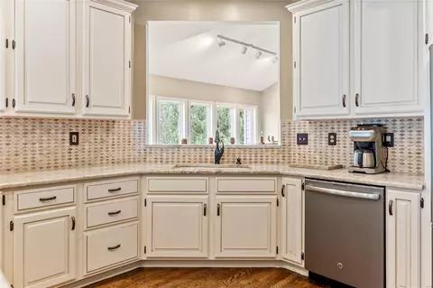 Kitchen - 97 Gillette Circle Pass, Weldon Spring, MO 63304 photo 6 of 7