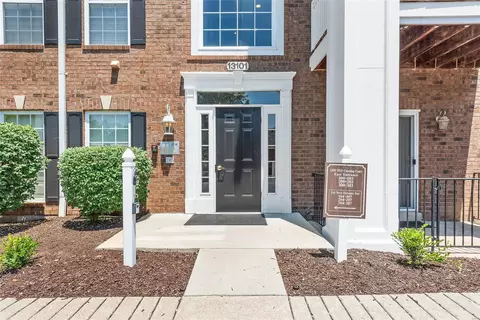 13101 Mill Crossing Ct #304, Creve Coeur, MO 63141