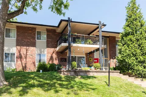 10077 N Bunker Hill Dr #A, Saint Louis, MO 63123