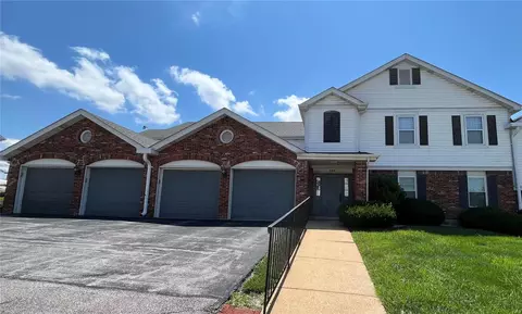 4318 Sunridge Dr #A, Saint Louis, MO 63125