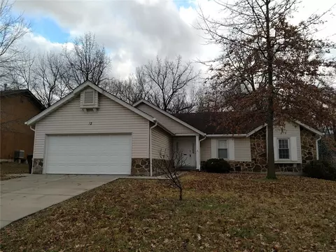 12 Shadow Creek Dr, Saint Peters, MO 63376
