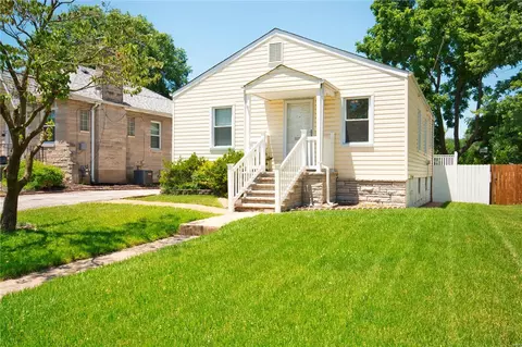7925 Hildesheim Ave, Saint Louis, MO 63123