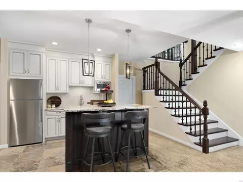 Kitchen - 2203 Devonsbrook Dr, Chesterfield, MO 63005 photo 5 of 7