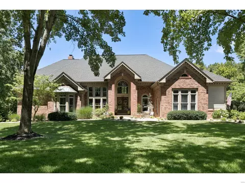 Exterior - 2203 Devonsbrook Dr, Chesterfield, MO 63005 photo 5 of 16