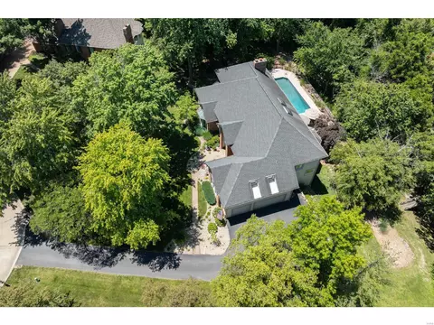 View/Area - 2203 Devonsbrook Dr, Chesterfield, MO 63005 photo 2 of 3