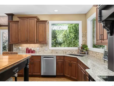 Kitchen - 2203 Devonsbrook Dr, Chesterfield, MO 63005 photo 4 of 7