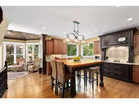 Kitchen - 2203 Devonsbrook Dr, Chesterfield, MO 63005 photo 2 of 7