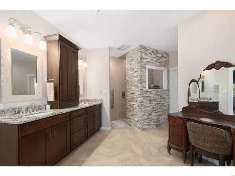 Bath - 2203 Devonsbrook Dr, Chesterfield, MO 63005 photo 1 of 8