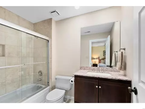Bath - 2203 Devonsbrook Dr, Chesterfield, MO 63005 photo 4 of 8