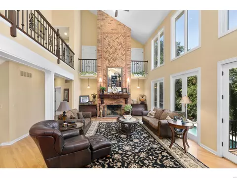 Living - 2203 Devonsbrook Dr, Chesterfield, MO 63005 photo 4 of 6
