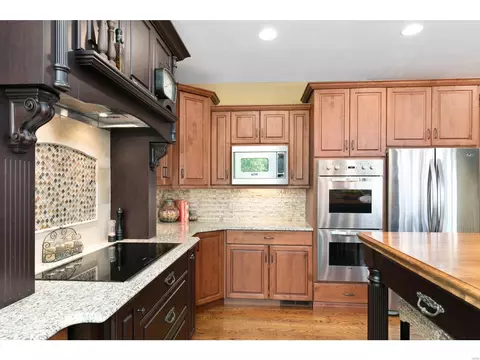 Kitchen - 2203 Devonsbrook Dr, Chesterfield, MO 63005 photo 3 of 7