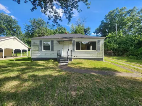 7750 Dusky Dr, Saint Louis, MO 63133