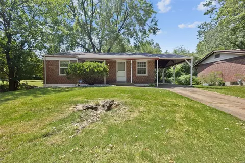 1754 Foley Dr, Saint Louis, MO 63136