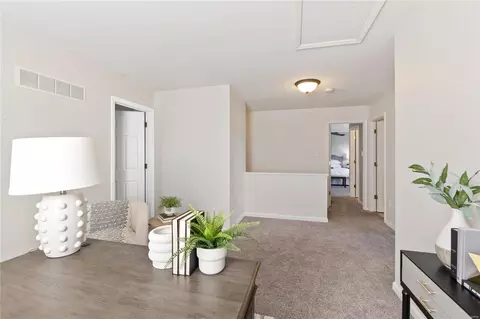 Entry Way - 718 Rabbit Run Dr, O'fallon, MO 63366 photo 3 of 3