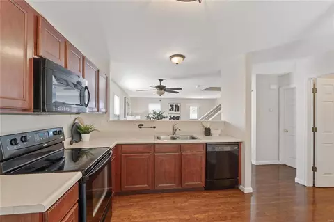 Kitchen - 718 Rabbit Run Dr, O'fallon, MO 63366 photo 2 of 2