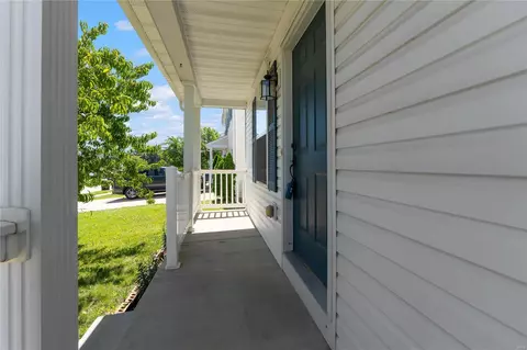 Exterior - 718 Rabbit Run Dr, O'fallon, MO 63366 photo 2 of 7