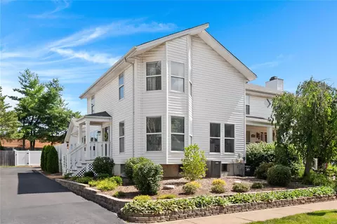 5777 Westminster Pl, Saint Louis, MO 63112