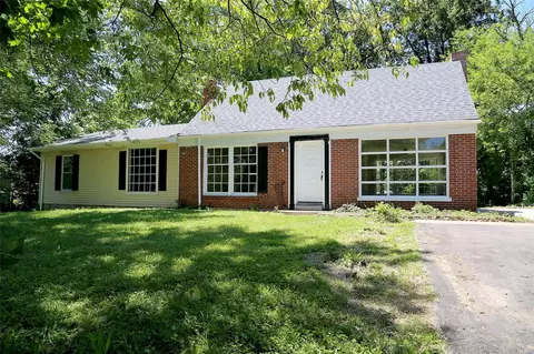 9819 Scottdale Dr, Saint Louis, MO 63136