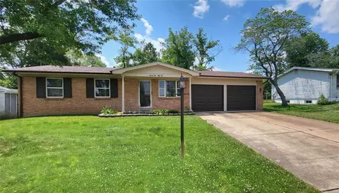 9554 Fantasy Ln, Saint Louis, MO 63126