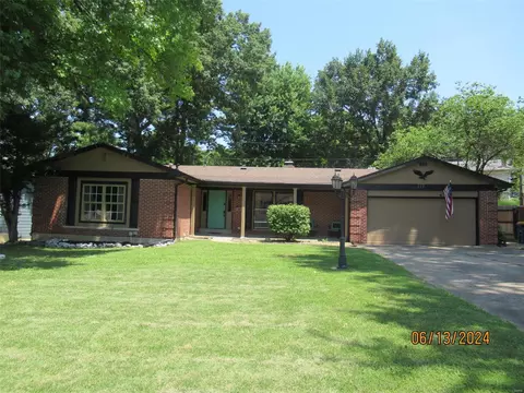 117 Hunters Rdg, Saint Charles, MO 63301