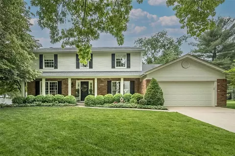 16264 Bent Tree Dr, Chesterfield, MO 63005