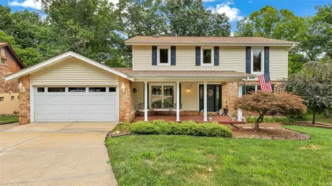 4629 Misty Leaf Ln, Saint Louis, MO 63128