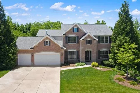 1211 Peruque Ridge Dr, Wentzville, MO 63385