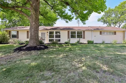 35 Crabapple Ct, Saint Louis, MO 63132