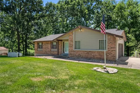 Exterior - 2 Forest View Dr, O'fallon, MO 63366 photo 2 of 8