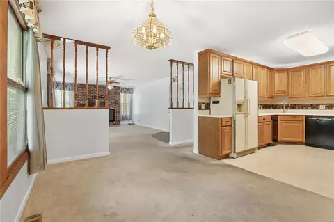Living - 2 Forest View Dr, O'fallon, MO 63366 photo 1 of 5