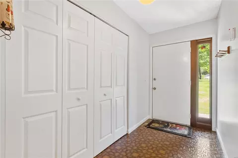 Entry Way - 2 Forest View Dr, O'fallon, MO 63366 photo 2 of 2