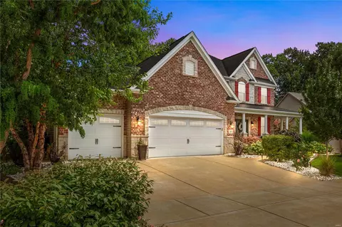 373 Sturbridge Dr, Saint Charles, MO 63303