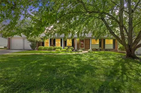 12972 Bellerive Estates Dr, Saint Louis, MO 63141