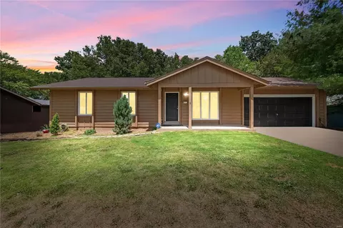1241 Sandstone Ter, Lake Saint Louis, MO 63367