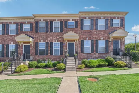 128 Willott Square Dr, Saint Peters, MO 63376