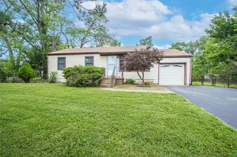 147 Susan Rd, Saint Louis, MO 63129