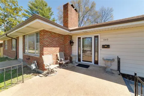 540 S Holmes Ave, Kirkwood, MO 63122