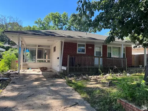 6670 Kenwood Dr, Saint Louis, MO 63121