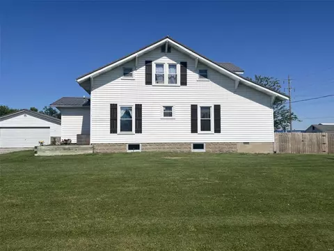 901 E 3rd St, Saint Peter, IL 62880 photo 1